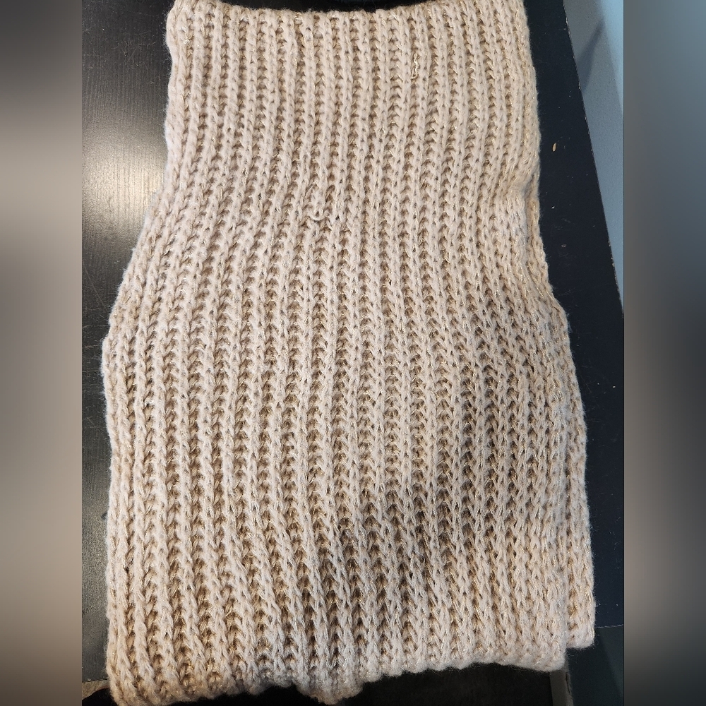 Scarf - Picture 2 of 2